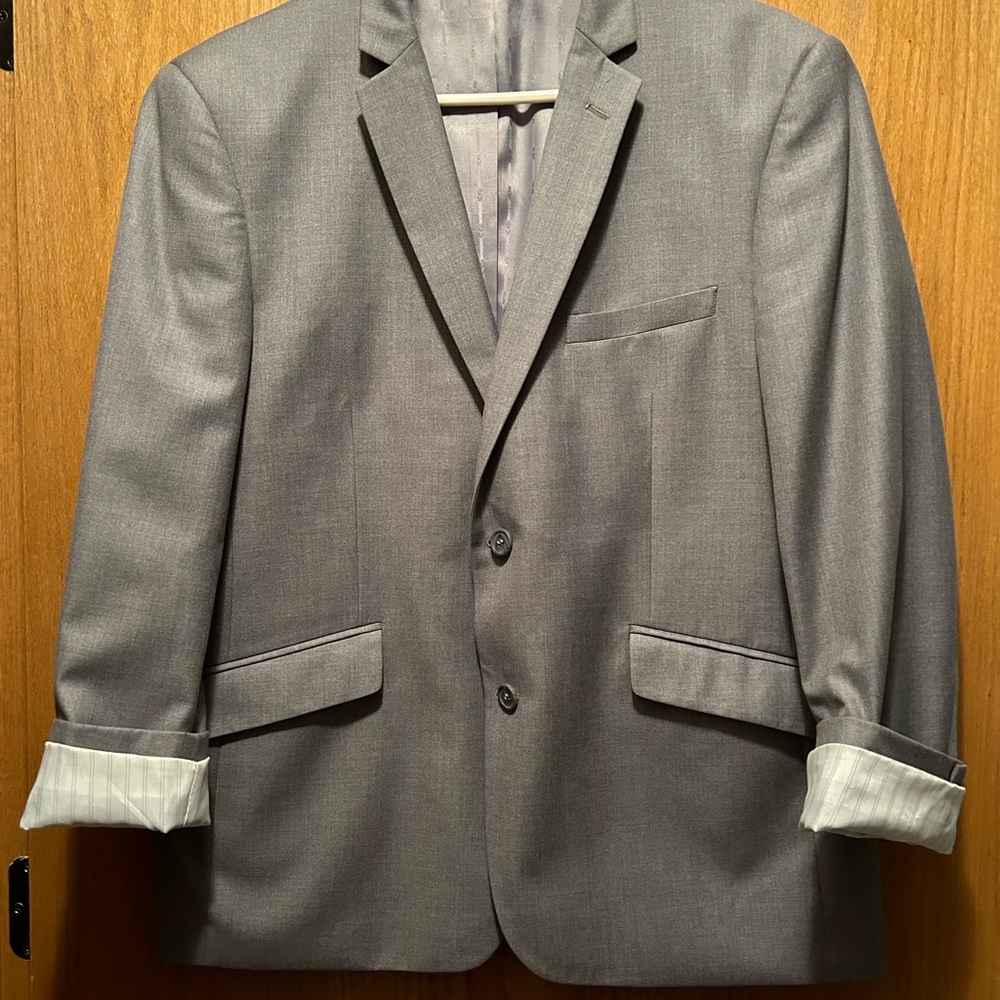 Gray Blazer (Unisex)-cute with jeans! Functional pockets inside and out! Lined!